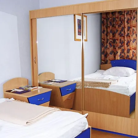 222 Hotel 2*